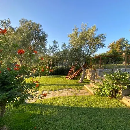 Laura, Fronte Piscina E Giardino Privato 维拉西米乌斯