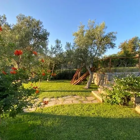 别墅 Laura, Fronte Piscina E Giardino Privato *