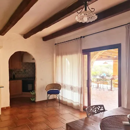 Laura, Fronte Piscina E Giardino Privato 维拉西米乌斯