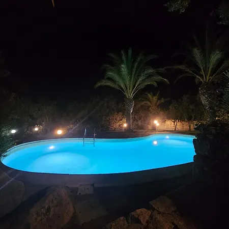 Laura, Fronte Piscina E Giardino Privato 别墅