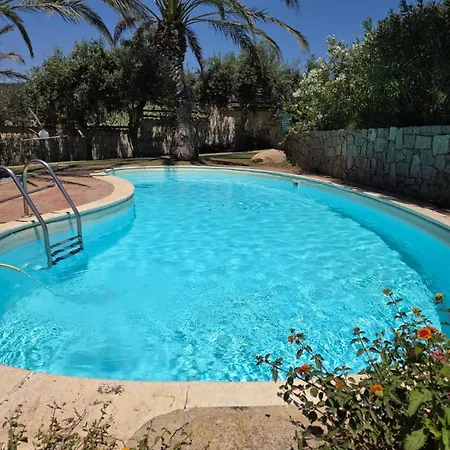 Laura, Fronte Piscina E Giardino Privato 别墅