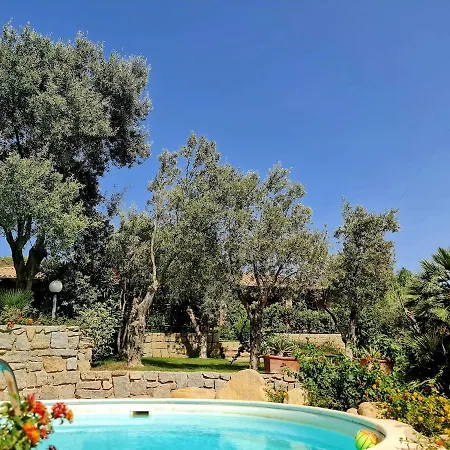 Laura, Fronte Piscina E Giardino Privato 别墅